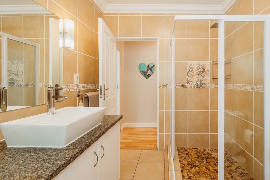 5 Bedroom Property for Sale in Panorama Western Cape